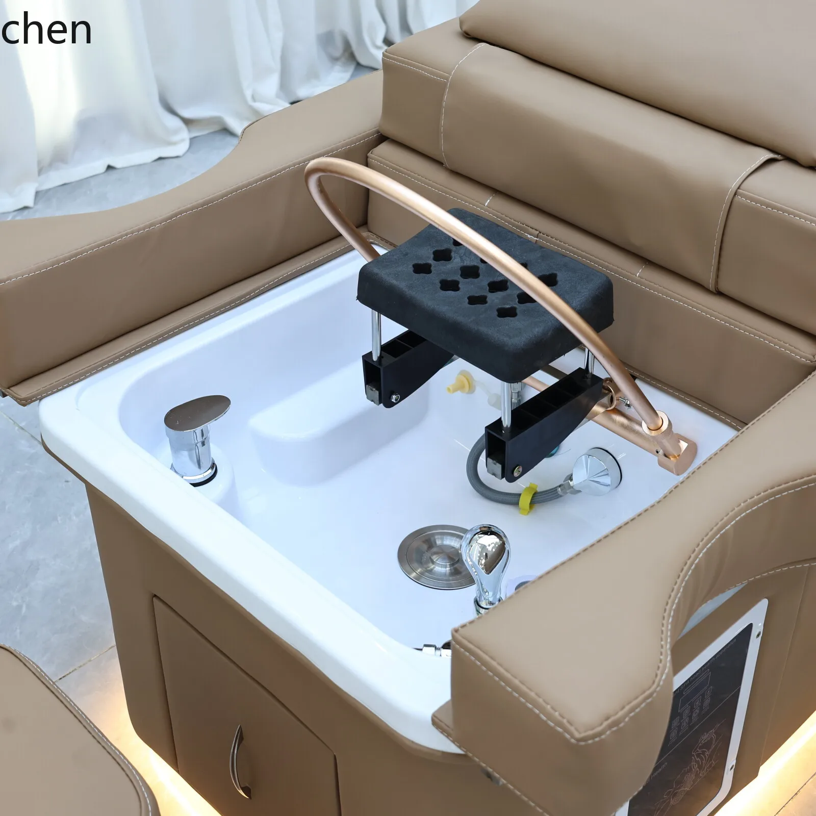 b7- Rückenstützende Kopftherap – Wellness Spa And Salon Bewertung und Preis